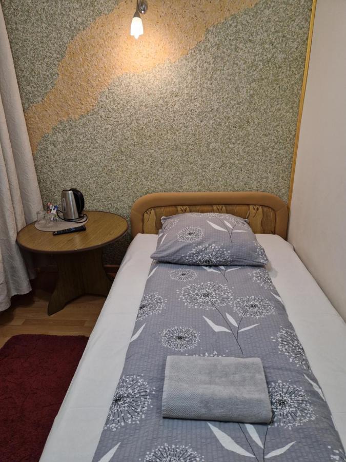 Zajazd Lesny Tuszyn Buitenkant foto