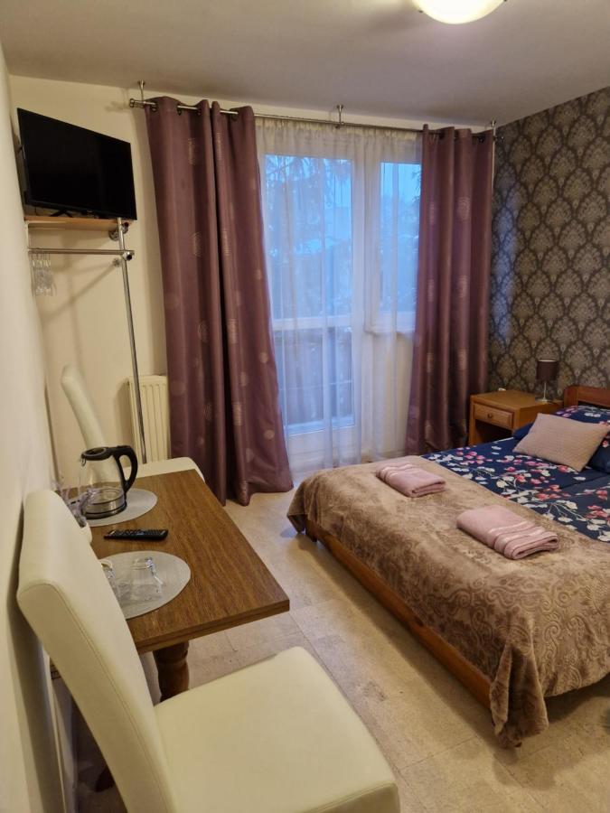 Zajazd Lesny Tuszyn Buitenkant foto