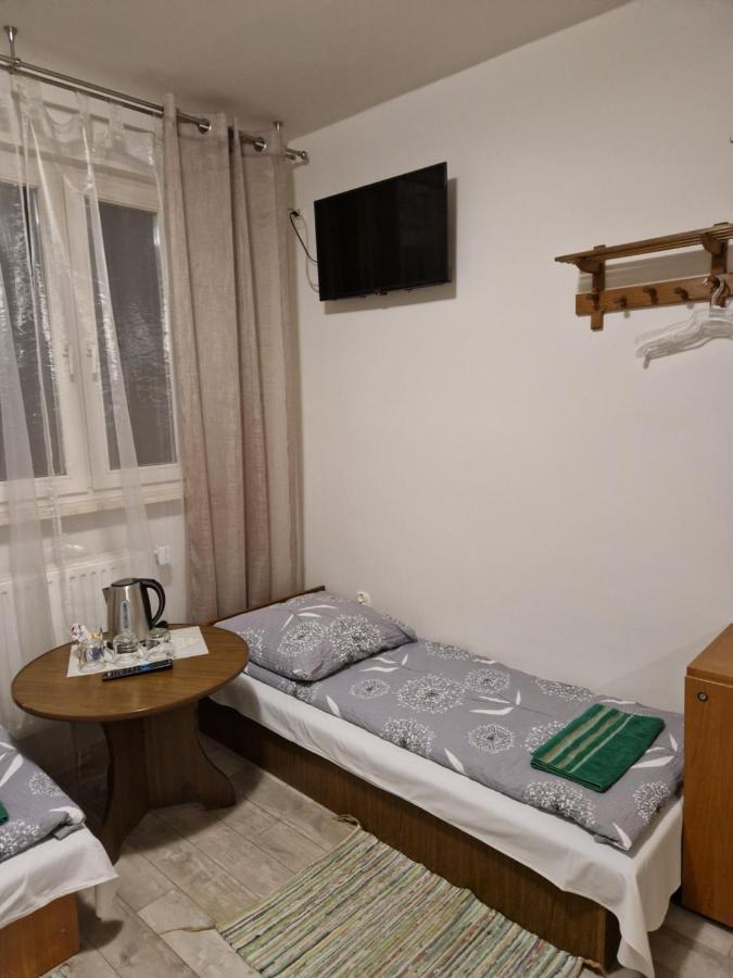 Zajazd Lesny Tuszyn Buitenkant foto