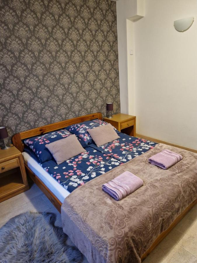 Zajazd Lesny Tuszyn Buitenkant foto