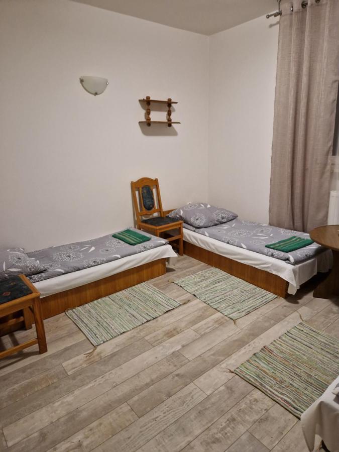Zajazd Lesny Tuszyn Buitenkant foto
