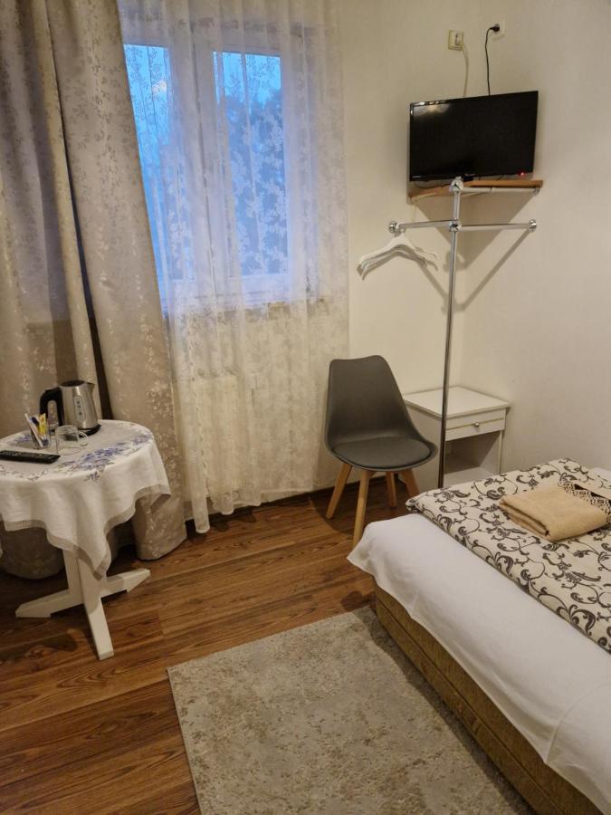 Zajazd Lesny Tuszyn Buitenkant foto