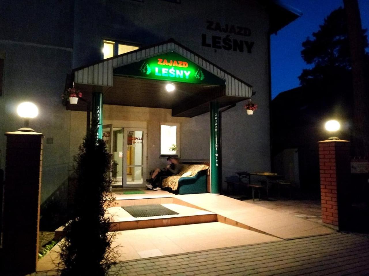 Zajazd Lesny Tuszyn Buitenkant foto