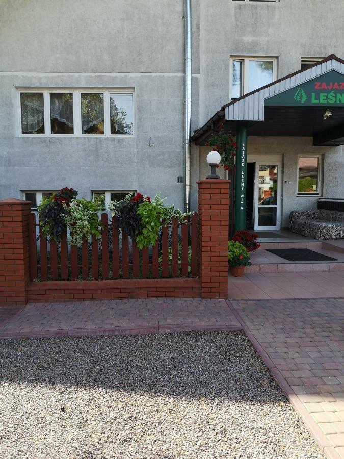 Zajazd Lesny Tuszyn Buitenkant foto