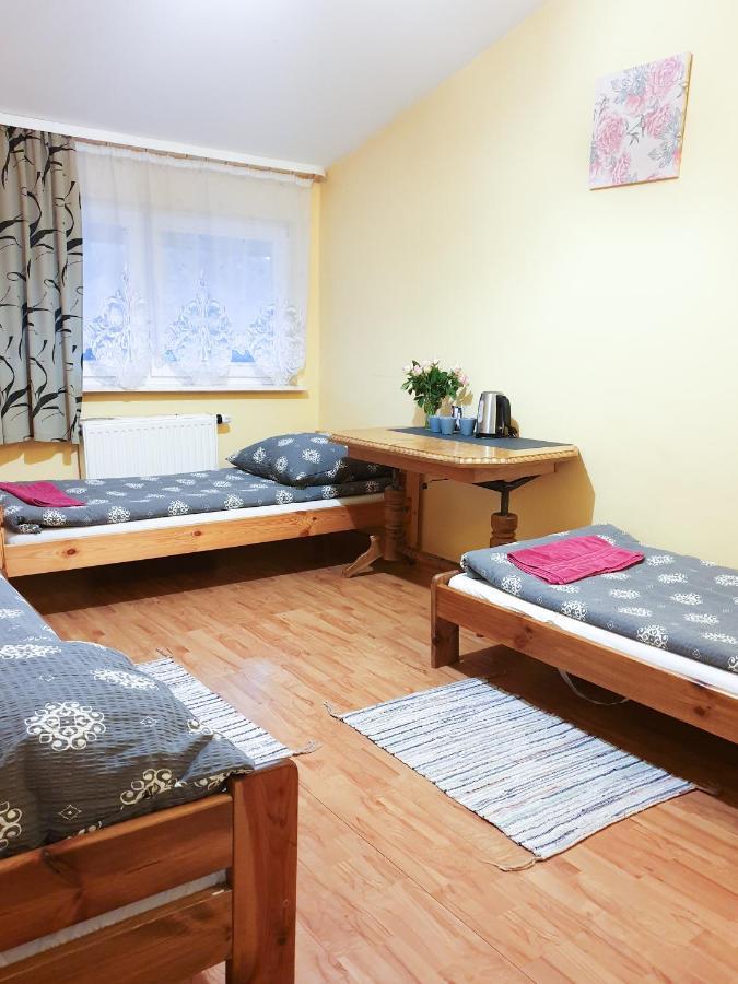 Zajazd Lesny Tuszyn Buitenkant foto