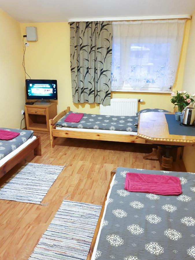 Zajazd Lesny Tuszyn Buitenkant foto